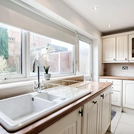 Liverpool Home With Free Parking West Derby Exterior photo